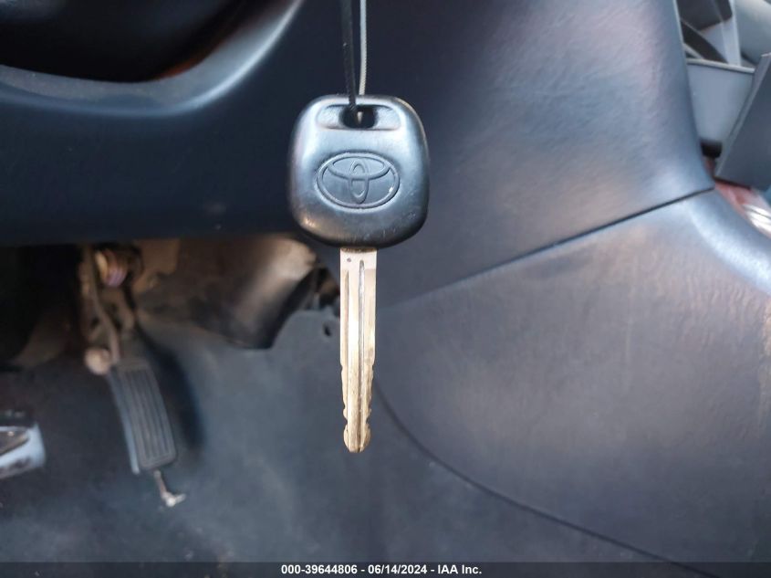 2005 Toyota Corolla S VIN: 1NXBR32E05Z384463 Lot: 39644806