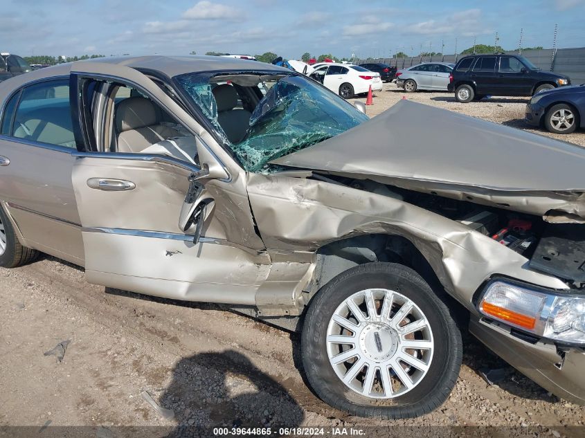 2005 Lincoln Town Car Signature VIN: 1LNHM81W65Y667538 Lot: 39644865