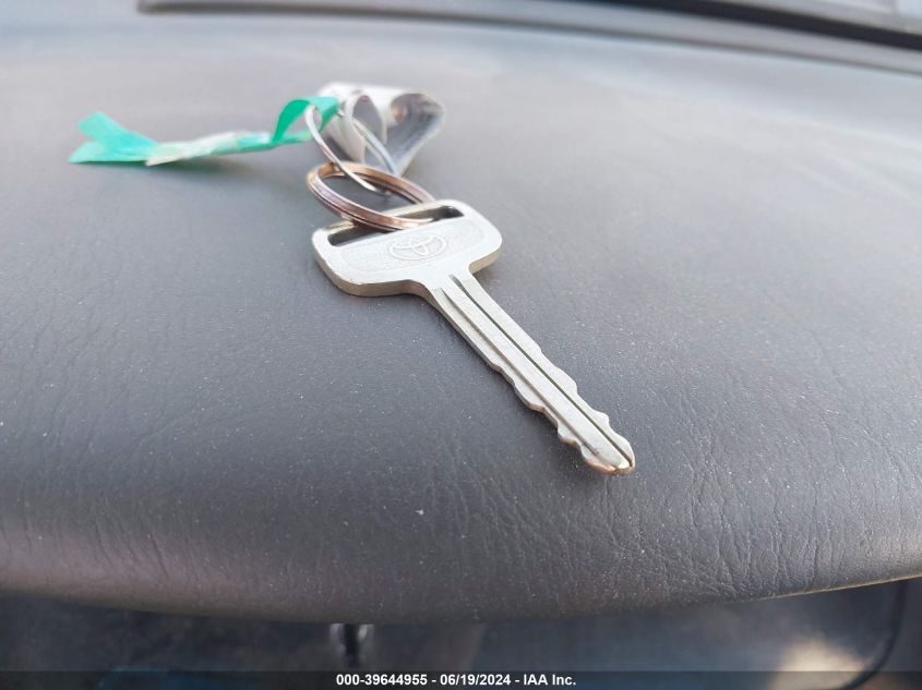 1999 Toyota Camry Ce/Le/Xle VIN: 4T1BG22K1XU560039 Lot: 39644955