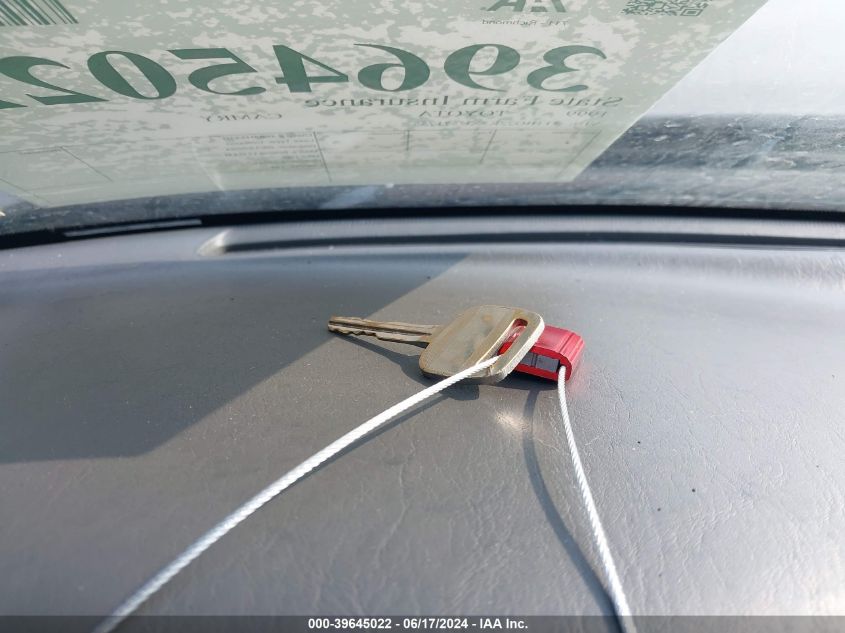 1999 Toyota Camry Le VIN: 4T1BG22K5XU571755 Lot: 39645022