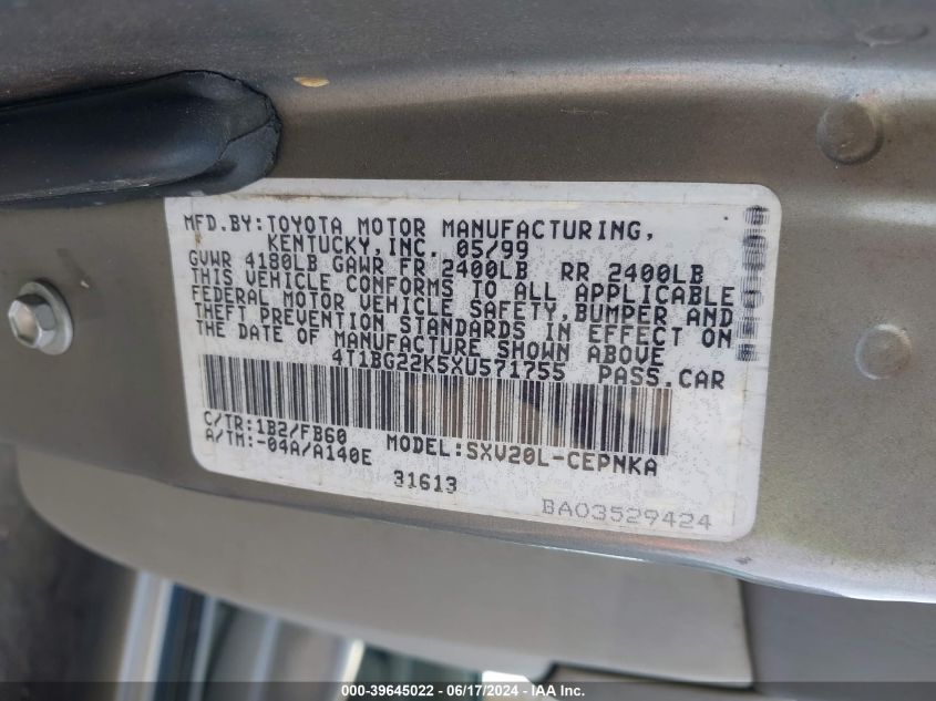 1999 Toyota Camry Le VIN: 4T1BG22K5XU571755 Lot: 39645022