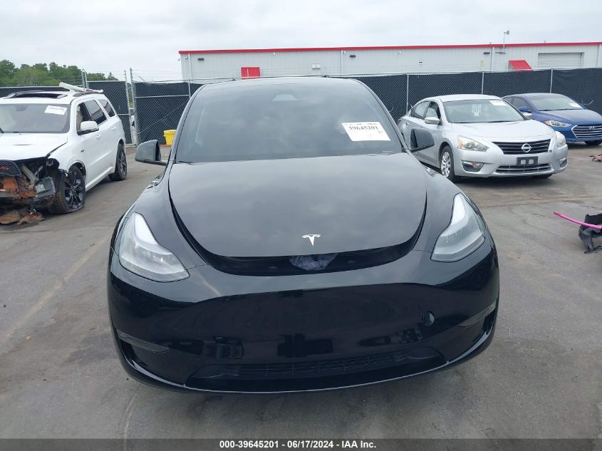 2024 Tesla Model Y Rwd VIN: 7SAYGDED0RF047922 Lot: 39645201