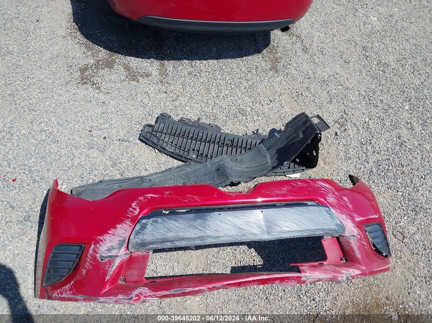 2015 Toyota Corolla Le VIN: 5YFBURHE3FP210589 Lot: 39645202