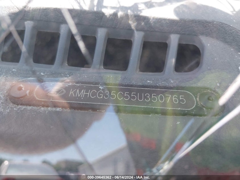 2005 Hyundai Accent Gls/Gt VIN: KMHCG35C55U350765 Lot: 39645362