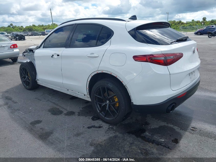 VIN ZASPAJAN9K7C57509 2019 ALFA ROMEO STELVIO
