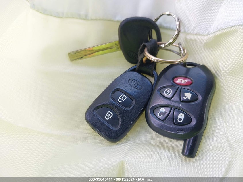 2011 Kia Sorento Lx VIN: 5XYKT3A12BG131078 Lot: 39645411