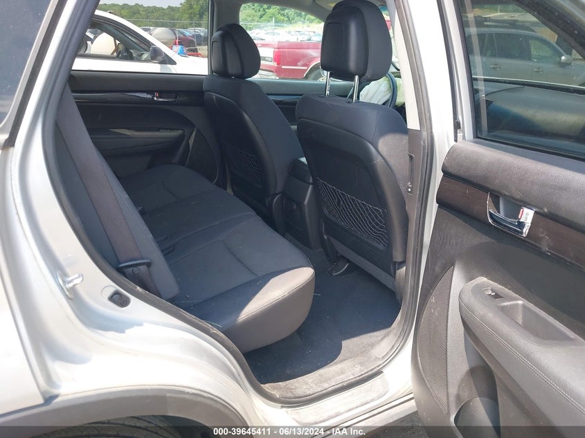 2011 Kia Sorento Lx VIN: 5XYKT3A12BG131078 Lot: 39645411