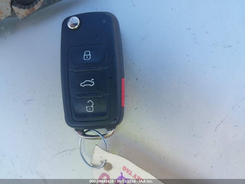 2016 Volkswagen Passat 1.8T R-Line/1.8T S VIN: 1VWAT7A35GC037354 Lot: 39645428