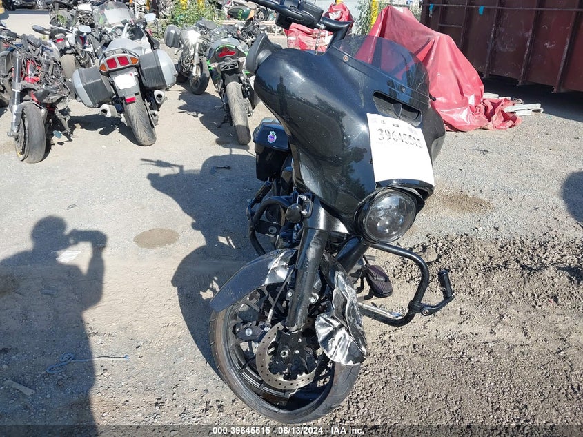 VIN 1HD1KRC13JB686465 2018 HARLEY-DAVIDSON FLHXS STREET GLIDE SPECIAL