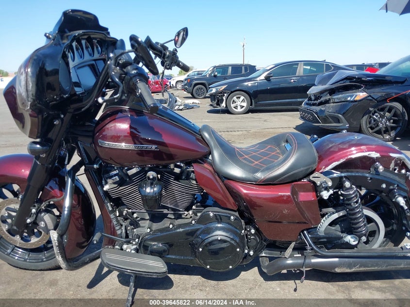 VIN 1HD1KRC11JB654663 2018 HARLEY-DAVIDSON FLHXS STREET GLIDE SPECIAL