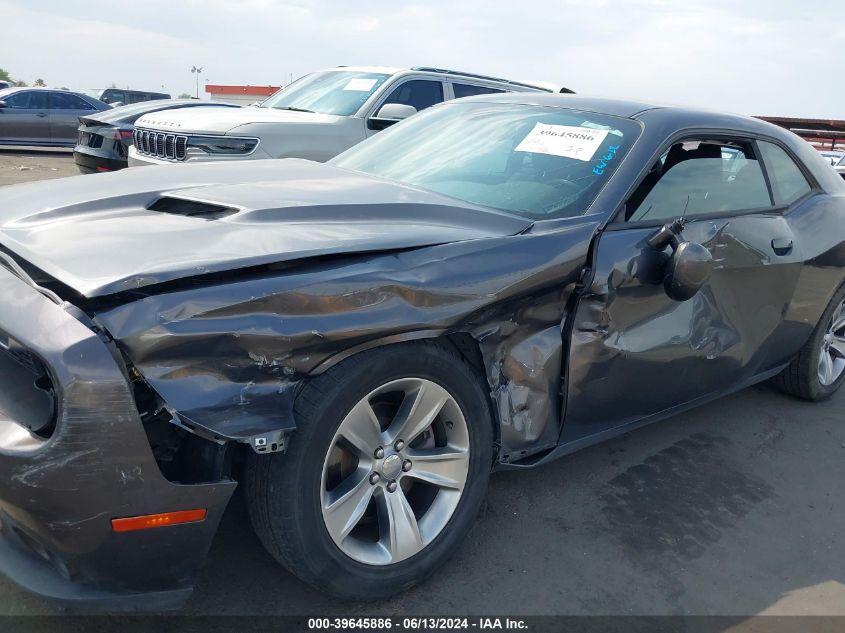 2018 Dodge Challenger Sxt VIN: 2C3CDZAG4JH294893 Lot: 39645886