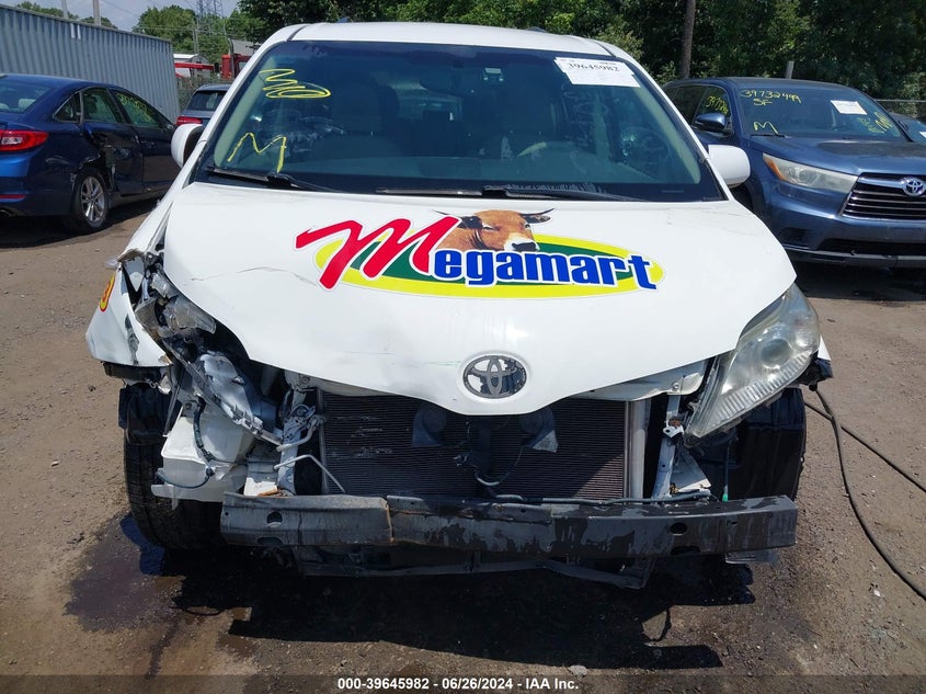 2014 Toyota Sienna Le V6 8 Passenger VIN: 5TDKK3DCXES412018 Lot: 39645982