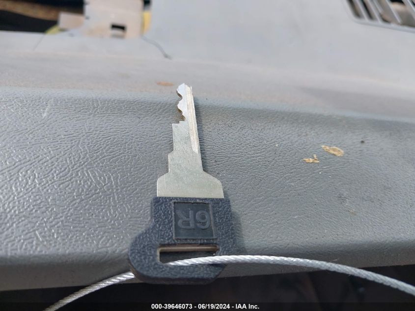 1994 Chevrolet Gmt-400 C1500 VIN: 1GCDC14Z5RZ195996 Lot: 39646073