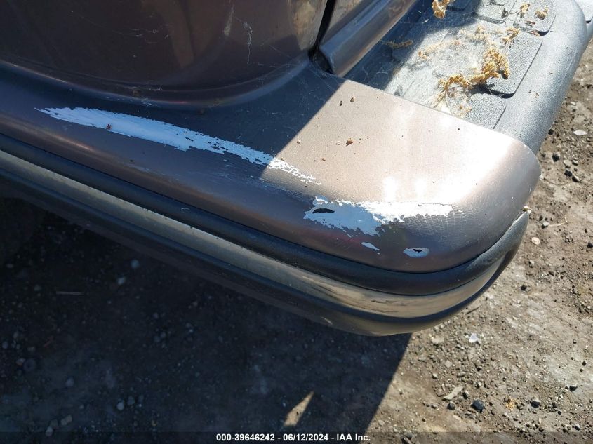 1998 Chevrolet Blazer Lt VIN: 1GNCS13WXW2186552 Lot: 39646242