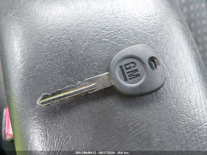 2000 Chevrolet Blazer Ls VIN: 1GNCT18W4YK159212 Lot: 39646412