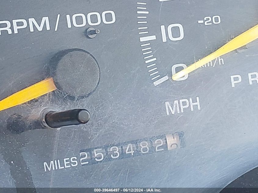 2000 Chevrolet Tahoe Z71 VIN: 1GNEK13RXYR184359 Lot: 39646497