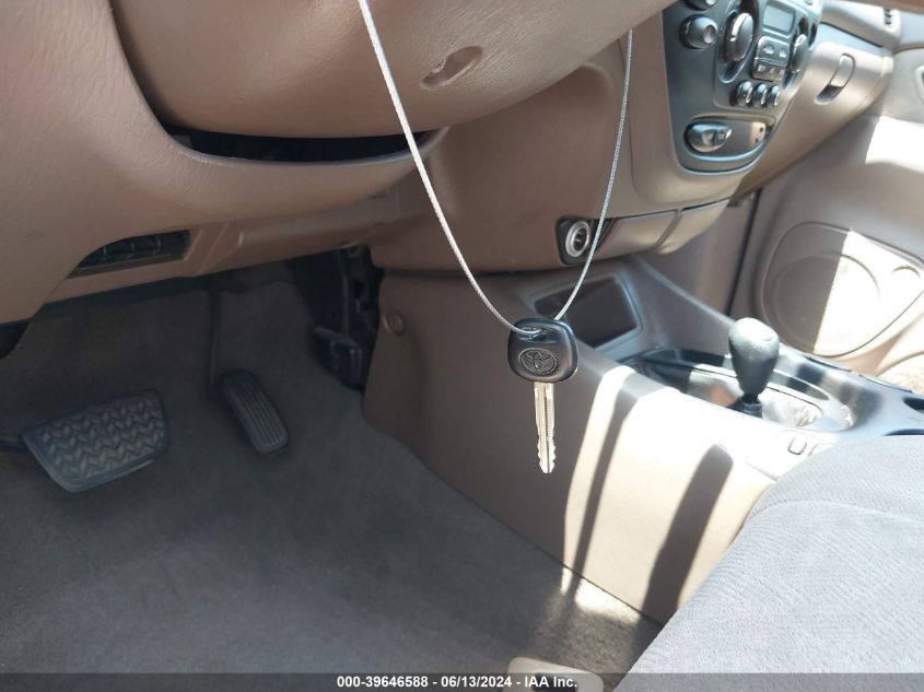 2002 Toyota Sequoia Sr5 VIN: 5TDBT44A02S068695 Lot: 39646588