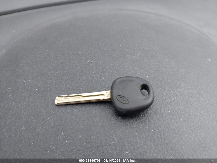 2011 Kia Sorento Lx VIN: 5XYKT4A12BG079778 Lot: 39646706