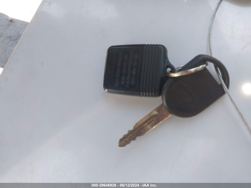 2005 Ford Mustang V6 Deluxe/V6 Premium VIN: 1ZVFT80N855256194 Lot: 39646926