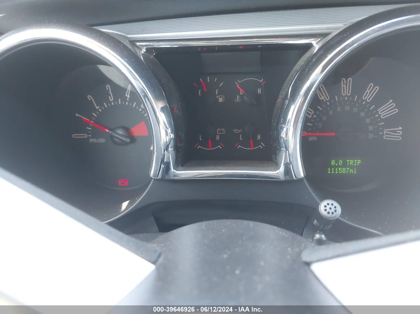 2005 Ford Mustang V6 Deluxe/V6 Premium VIN: 1ZVFT80N855256194 Lot: 39646926