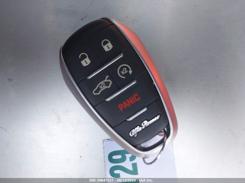 2020 Alfa Romeo Giulia Rwd VIN: ZARFAMAN2L7638194 Lot: 39647031