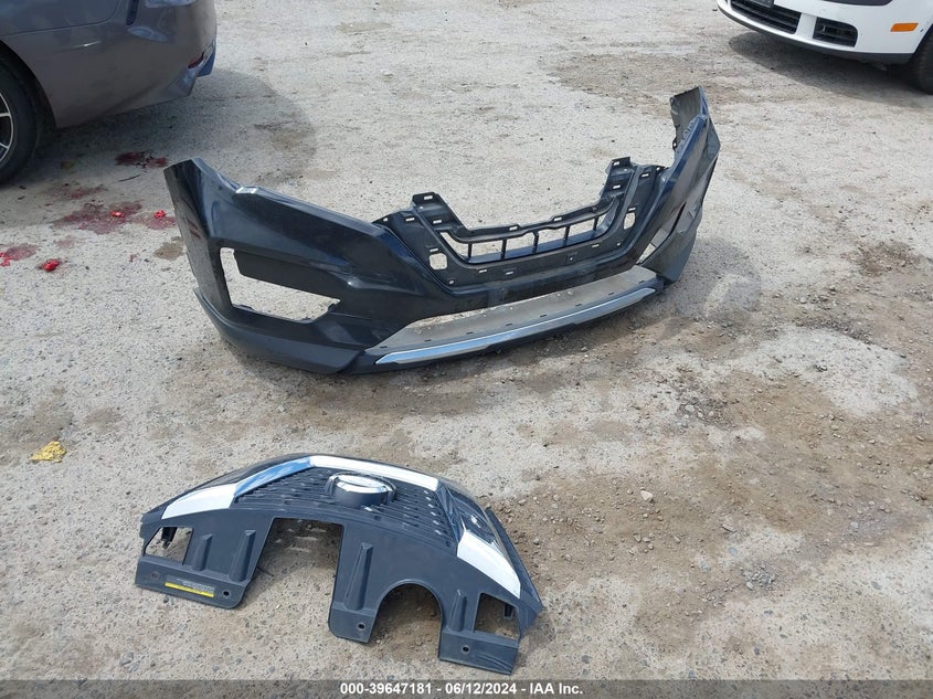 2017 Nissan Rogue S VIN: KNMAT2MT5HP552379 Lot: 39647181