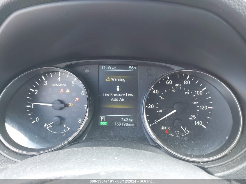 2017 Nissan Rogue S VIN: KNMAT2MT5HP552379 Lot: 39647181