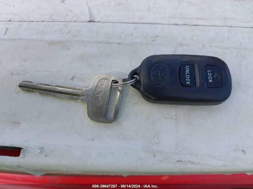 2000 Toyota Camry Le V6 VIN: JT2BF22K4Y0275943 Lot: 39647267