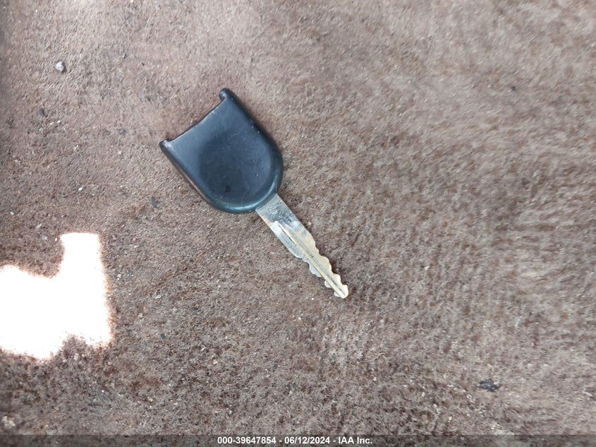 2005 Ford Mustang V6 Deluxe/V6 Premium VIN: 1ZVFT80N155130548 Lot: 39647854