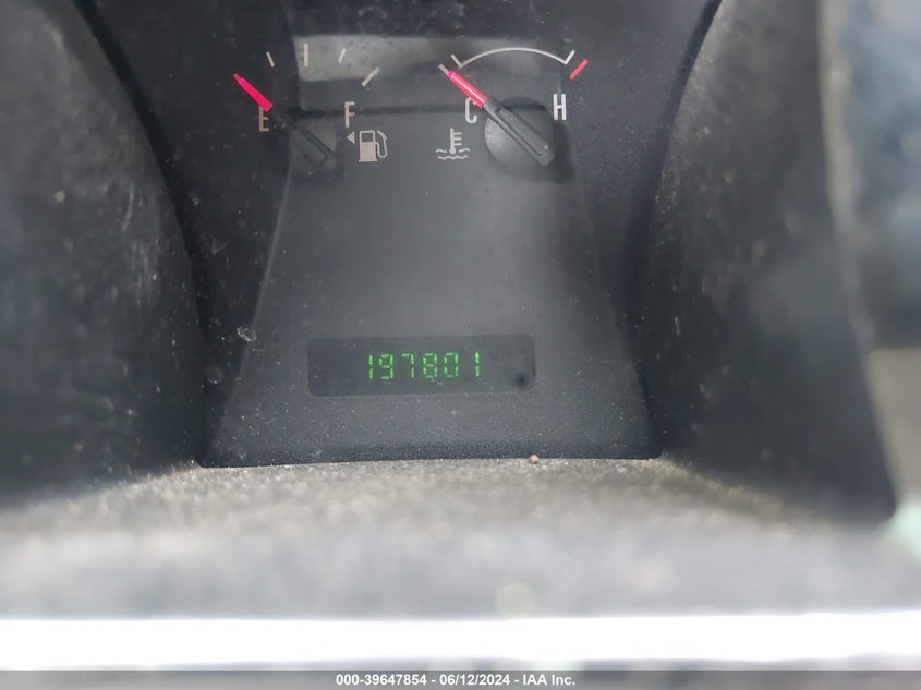 2005 Ford Mustang V6 Deluxe/V6 Premium VIN: 1ZVFT80N155130548 Lot: 39647854