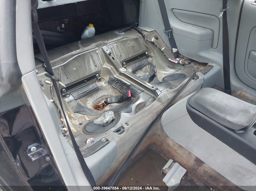 2005 Ford Mustang V6 Deluxe/V6 Premium VIN: 1ZVFT80N155130548 Lot: 39647854