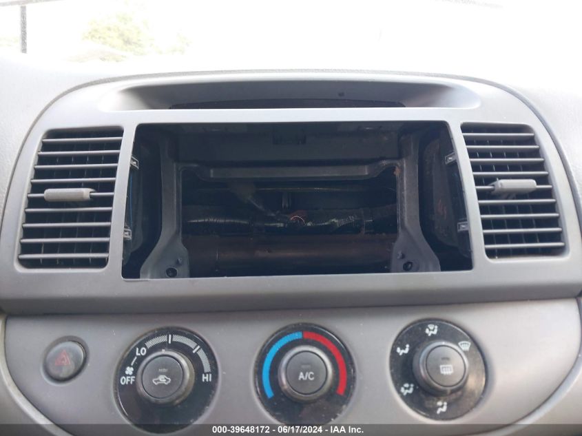 2004 Toyota Camry Le VIN: 4T1BE32K04U889550 Lot: 39648172