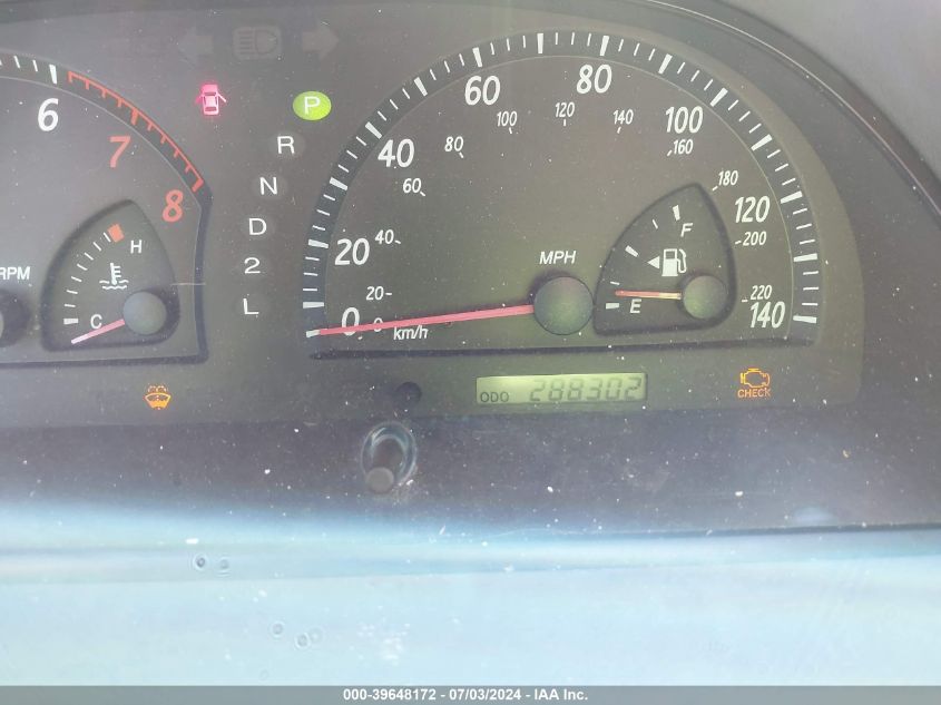 2004 Toyota Camry Le VIN: 4T1BE32K04U889550 Lot: 39648172