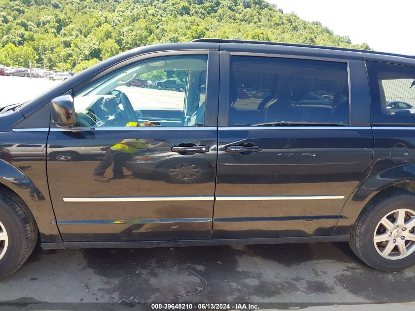 2010 Chrysler Town & Country Touring VIN: 2A4RR5D14AR451351 Lot: 39648210