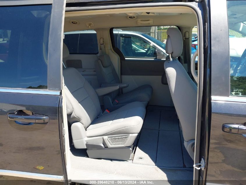 2010 Chrysler Town & Country Touring VIN: 2A4RR5D14AR451351 Lot: 39648210