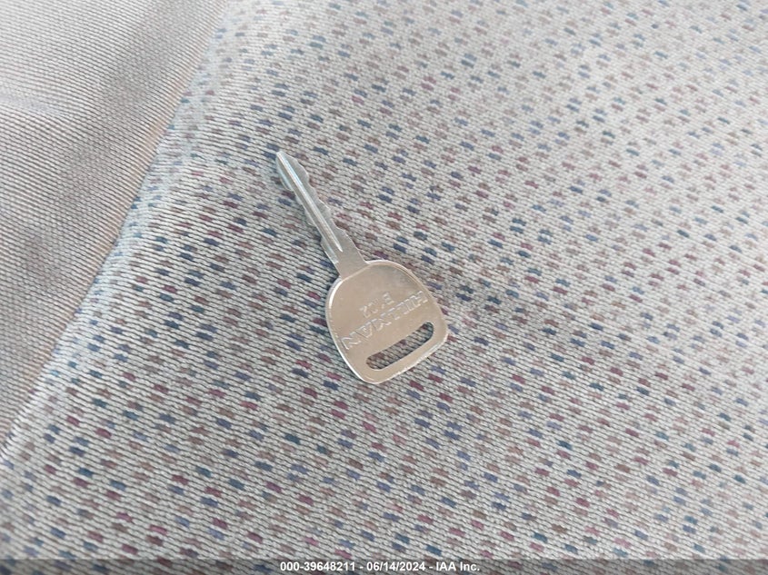 2001 Chevrolet Silverado 1500 Ls VIN: 2GCEC19T111162273 Lot: 39648211