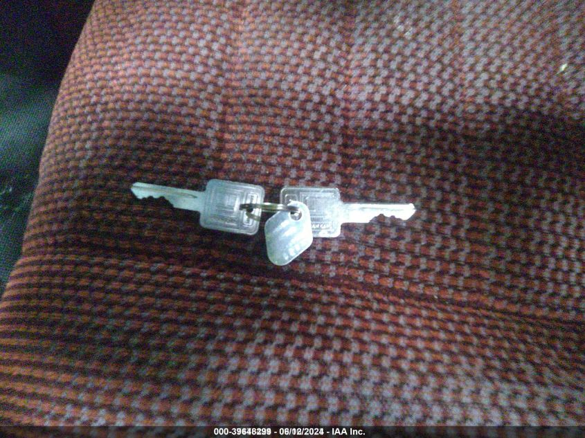 1988 Chevrolet Gmt-400 K1500 VIN: 1GCDK14HXJZ172924 Lot: 39648299