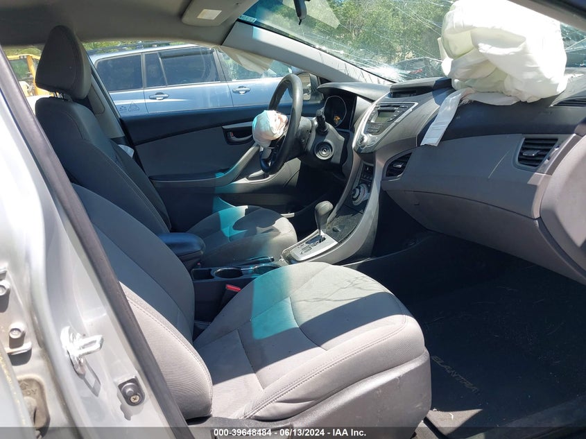 2012 HYUNDAI ELANTRA VIN: 5NPDH4AE9CH068705