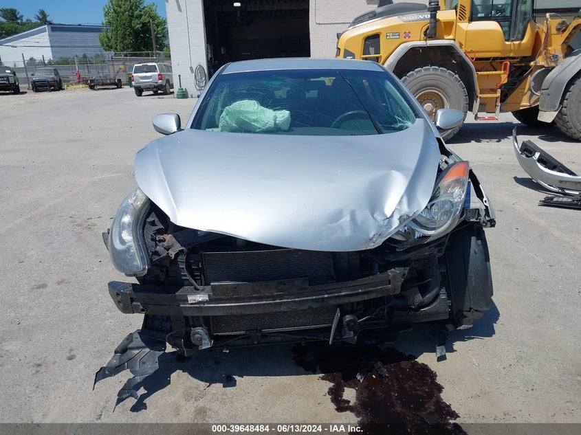 2012 HYUNDAI ELANTRA VIN: 5NPDH4AE9CH068705