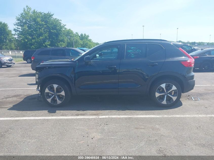 2024 Volvo Xc40 B5 Plus Dark Theme VIN: YV4L12UL9R2319129 Lot: 39648838