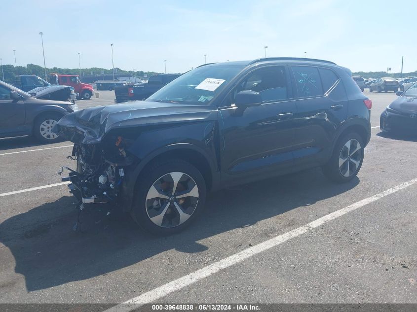 2024 Volvo Xc40 B5 Plus Dark Theme VIN: YV4L12UL9R2319129 Lot: 39648838