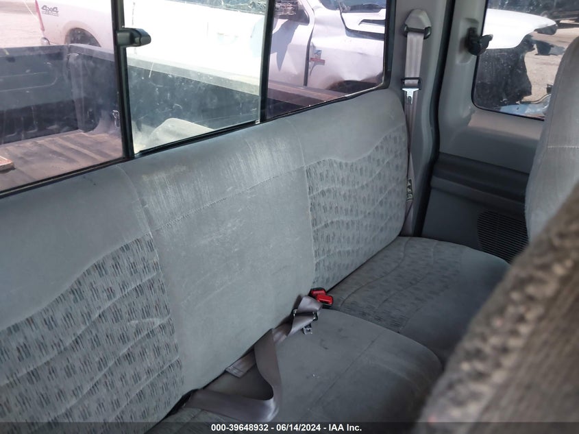 2000 Ford F-250 Lariat/Xl/Xlt VIN: 3FTNX21FXYMA57900 Lot: 39648932