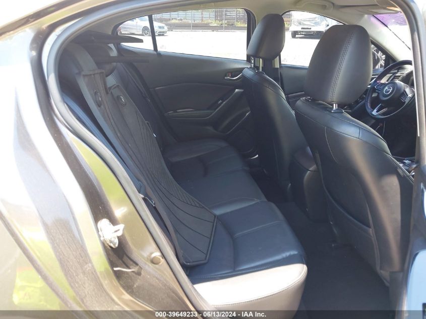 2018 Mazda Mazda3 Touring VIN: 3MZBN1L36JM183535 Lot: 39649233