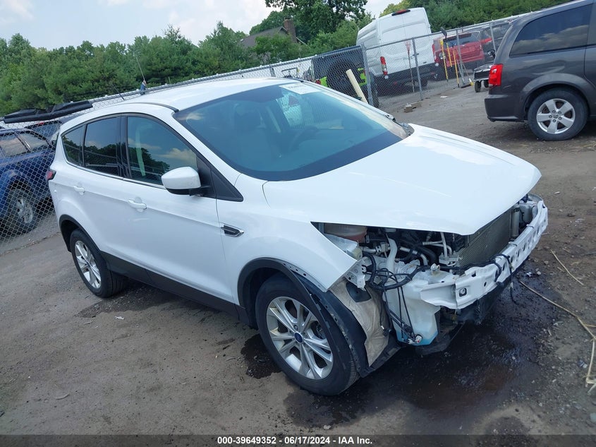 2017 Ford Escape Se VIN: 1FMCU0GDXHUC64806 Lot: 39649352