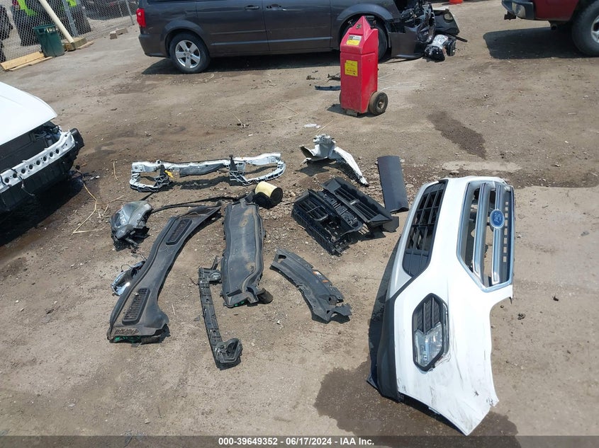 2017 Ford Escape Se VIN: 1FMCU0GDXHUC64806 Lot: 39649352