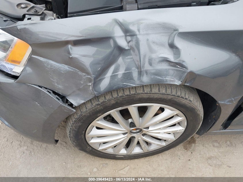 2012 Volkswagen Jetta 2.5L Sel VIN: 3VWLP7AJ8CM320173 Lot: 39649423