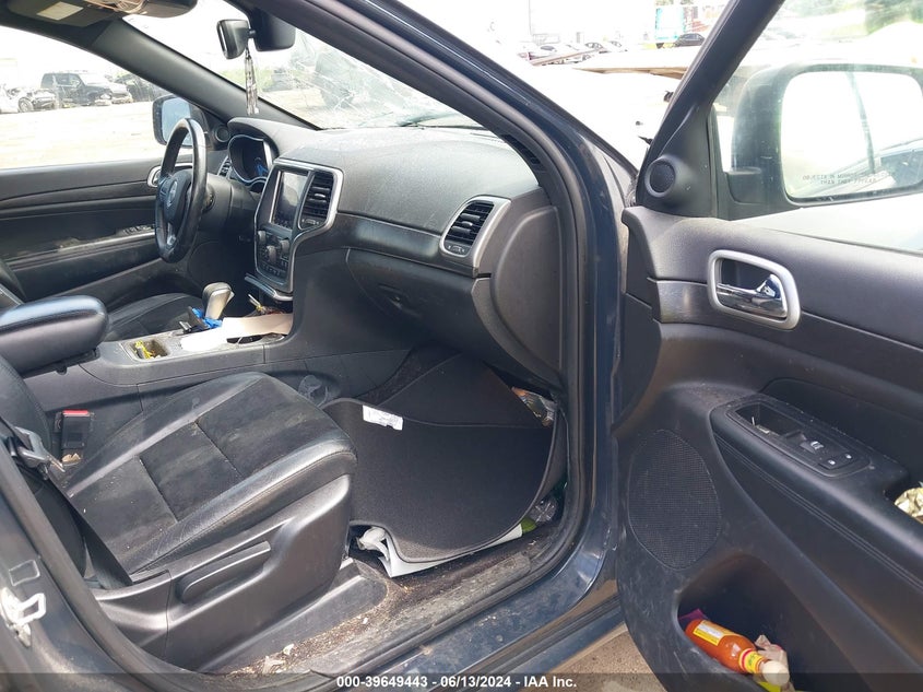 VIN 1C4RJFAG5JC215943 2018 JEEP GRAND CHEROKEE ALTITUDE 4X4