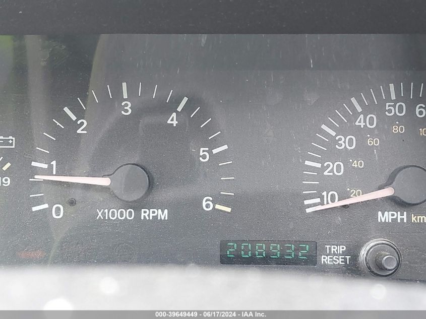 2000 Jeep Cherokee Sport VIN: 1J4FF48S0YL211581 Lot: 39649449