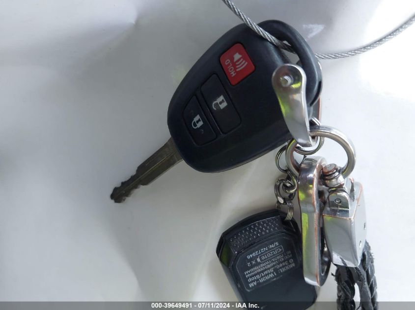 2018 Toyota Highlander Le VIN: 5TDBZRFH5JS915294 Lot: 39649491