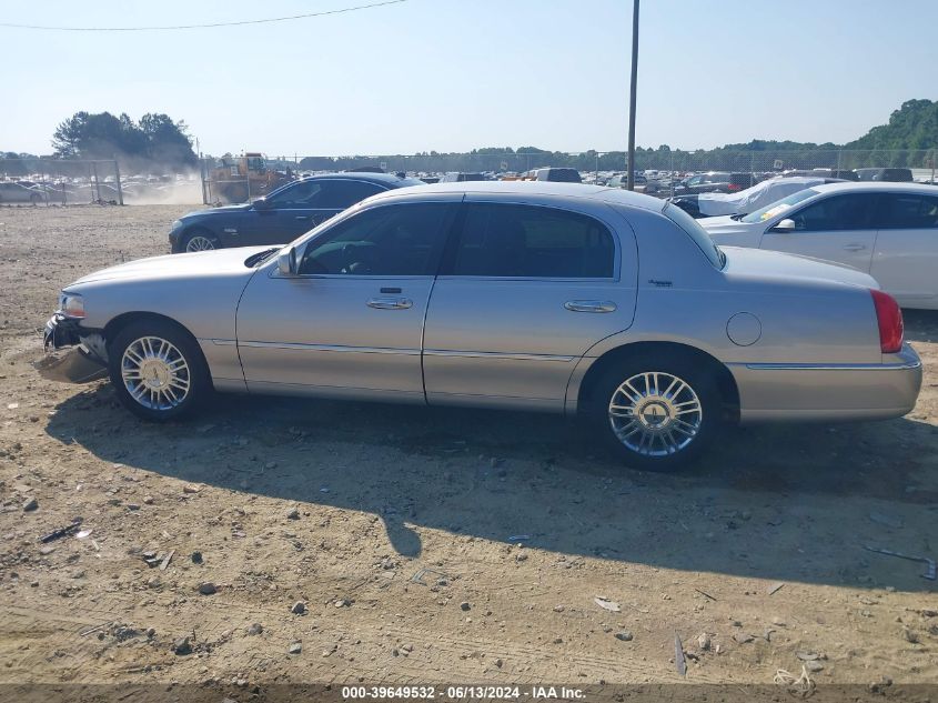 2010 Lincoln Town Car Signature Limited VIN: 2LNBL8CV6AX625247 Lot: 39649532